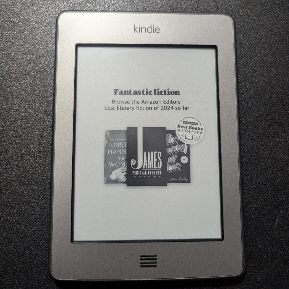 Kindle E-ink reader WiFi compatible
